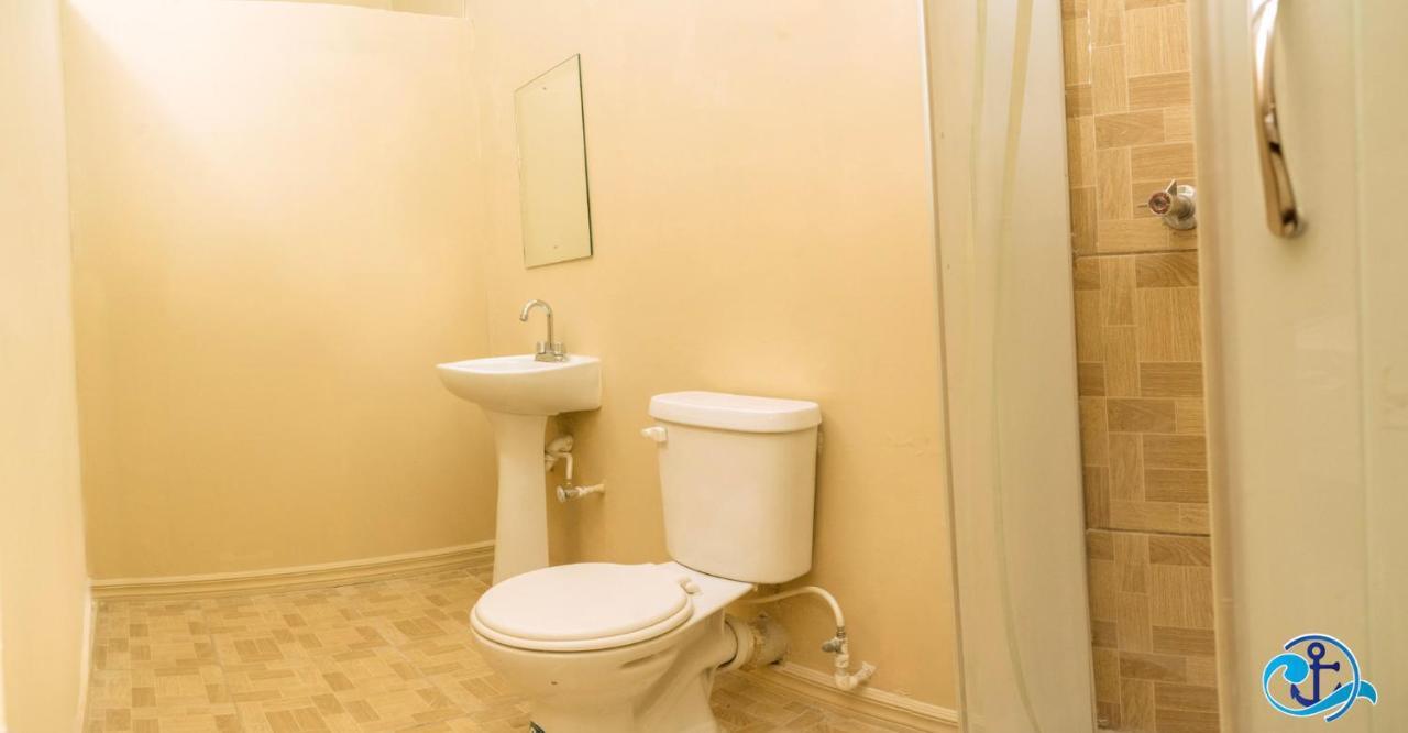 Mariner Motel Бриджтаун Экстерьер фото